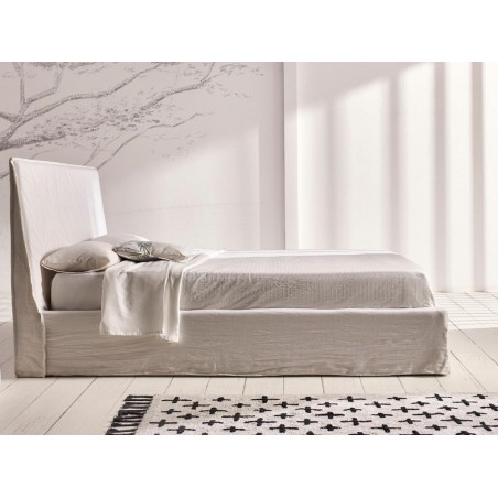CAMA TAPIZADA CON ARO BAÑERA