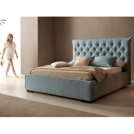CAMA TAPIZADA CON DISEÑO CAPITONÉ